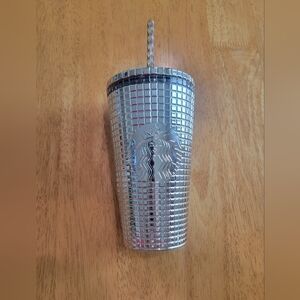 NWT Starbucks grande 2023 holiday Metallic silver grid flat top tumbler